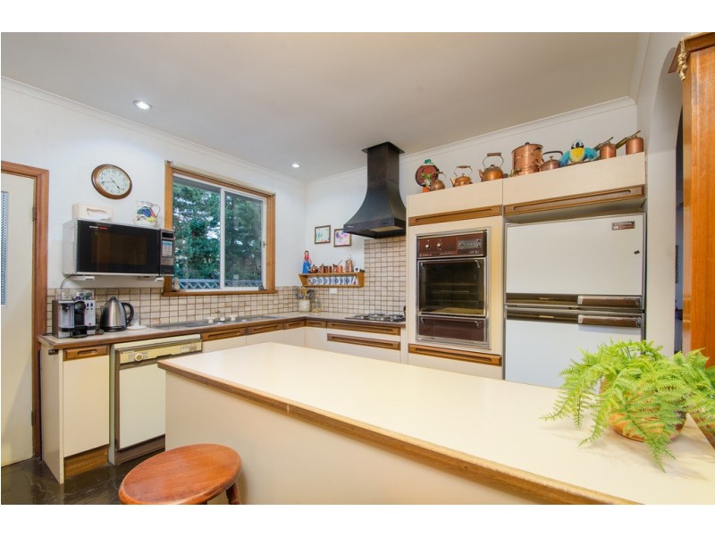 16 Caves Rd, Naracoorte SA 5271