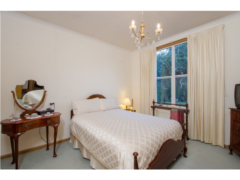 16 Caves Rd, Naracoorte SA 5271