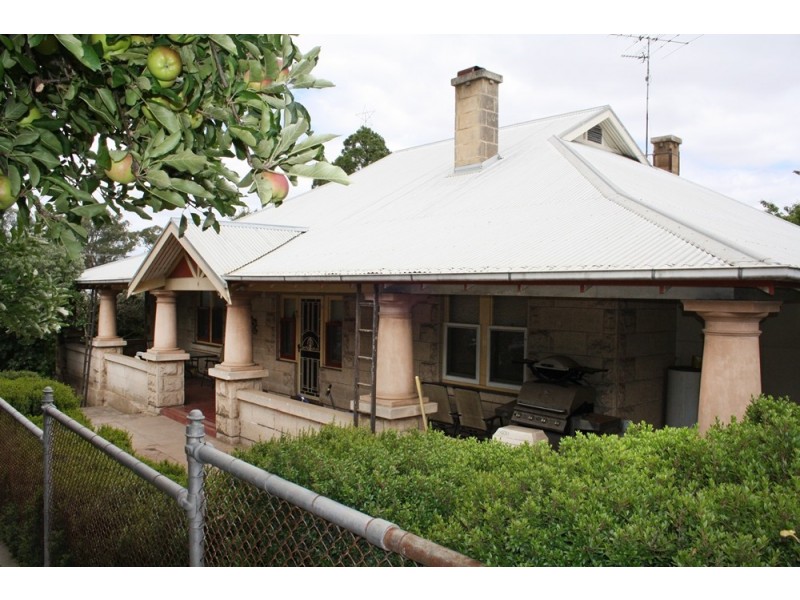 8 Pearson Street, Naracoorte SA 5271