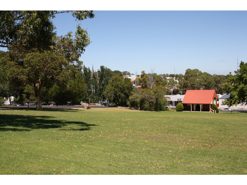 8 Pearson Street, Naracoorte SA 5271