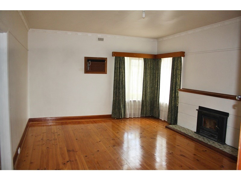 8 Second Avenue, Naracoorte SA 5271