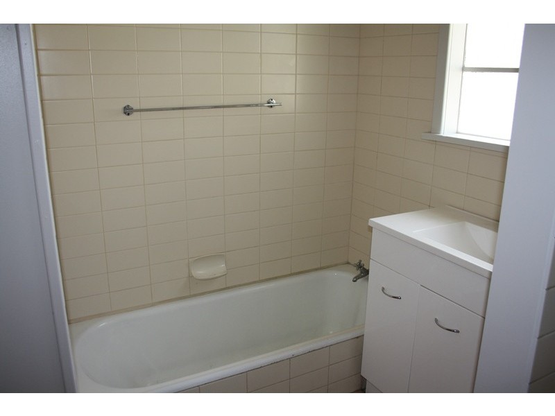 8 Second Avenue, Naracoorte SA 5271