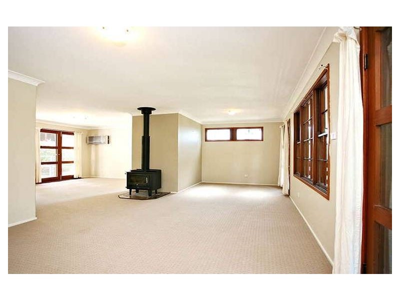 15 Currawong Crescent, Bowen Mountain NSW 2753