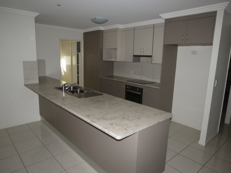 38 Wright Street, Emerald QLD 4720