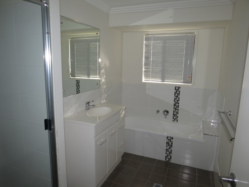 38 Wright Street, Emerald QLD 4720
