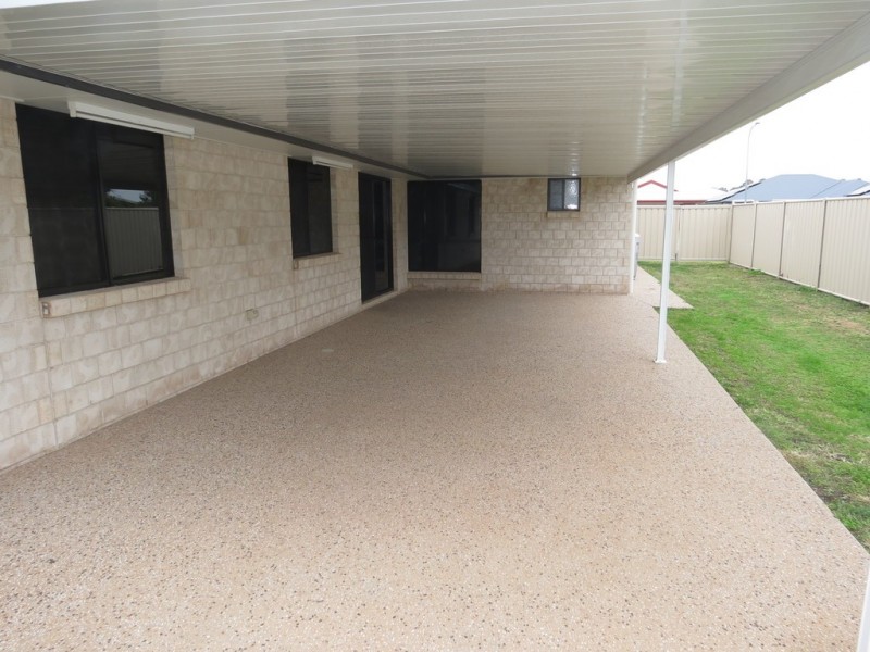 38 Wright Street, Emerald QLD 4720