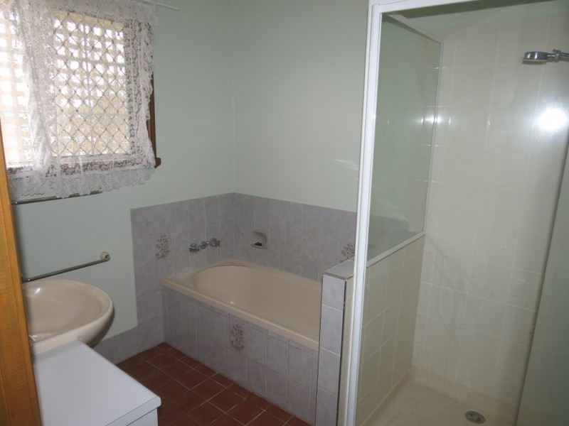 5 Baker Street, Emerald QLD 4720