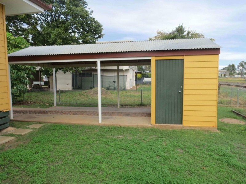 5 Baker Street, Emerald QLD 4720
