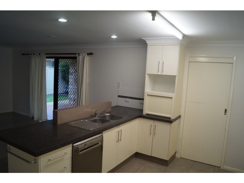 4a Vine Street, Emerald QLD 4720