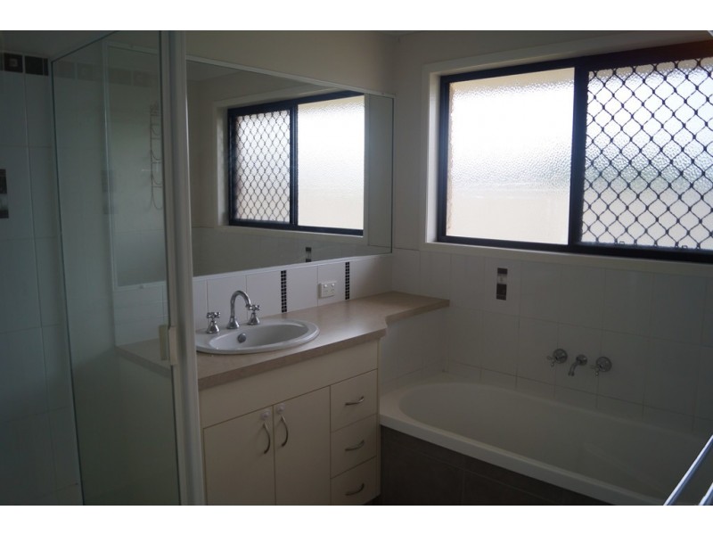 4a Vine Street, Emerald QLD 4720