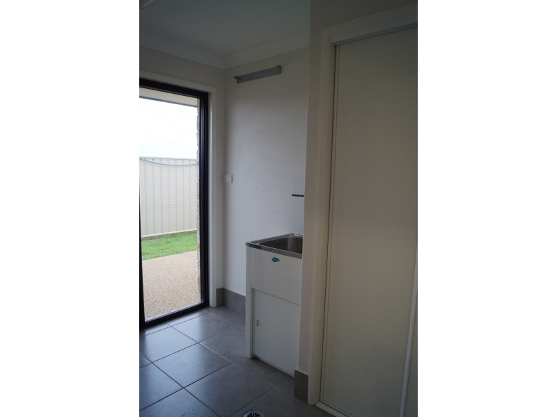 4a Vine Street, Emerald QLD 4720