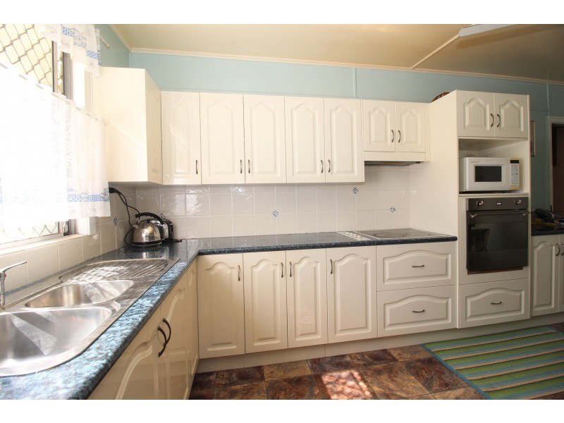 109 Ruby Street, Emerald QLD 4720