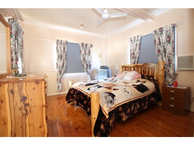 109 Ruby Street, Emerald QLD 4720