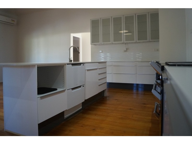 25 Theresa Street, Emerald QLD 4720