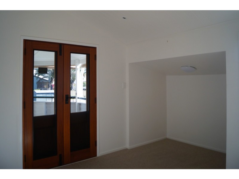 25 Theresa Street, Emerald QLD 4720