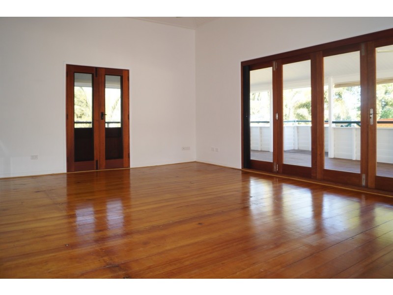 25 Theresa Street, Emerald QLD 4720