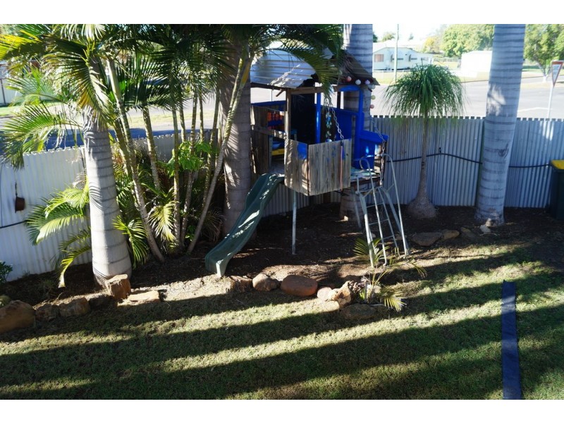 25 Theresa Street, Emerald QLD 4720