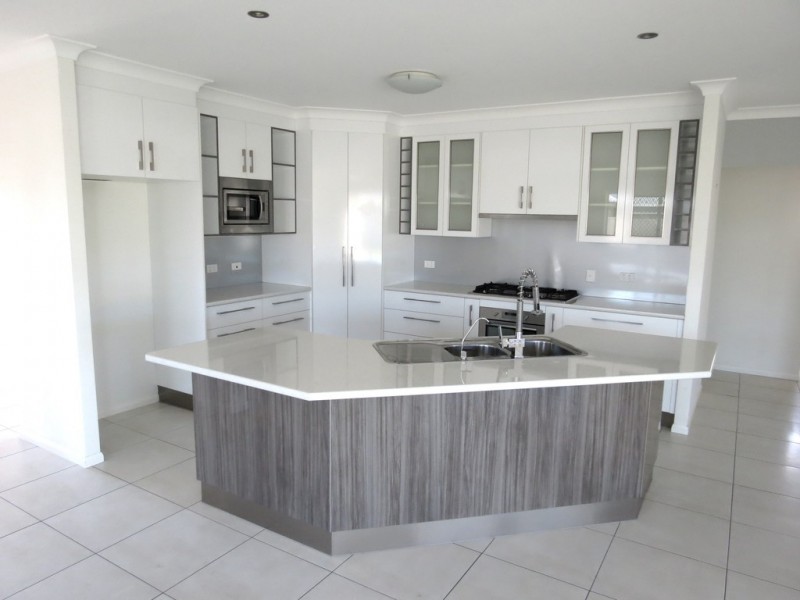 20 Moriarty Street, Emerald QLD 4720