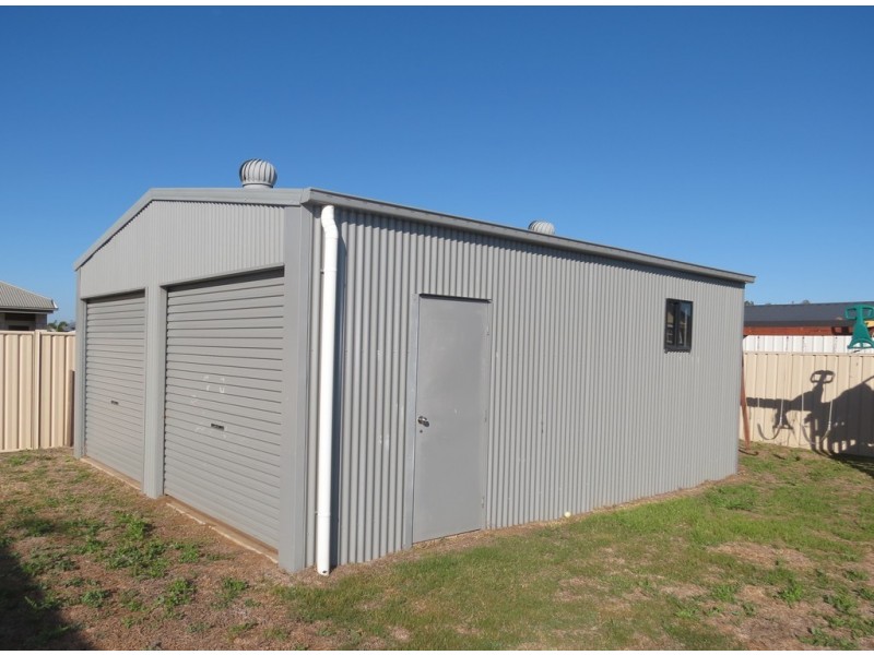 20 Moriarty Street, Emerald QLD 4720