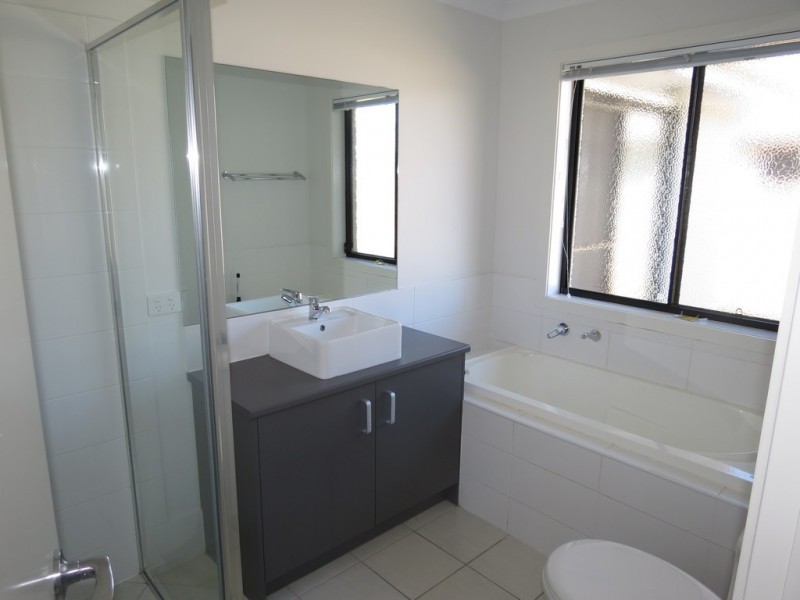 24 Amber Street, Emerald QLD 4720