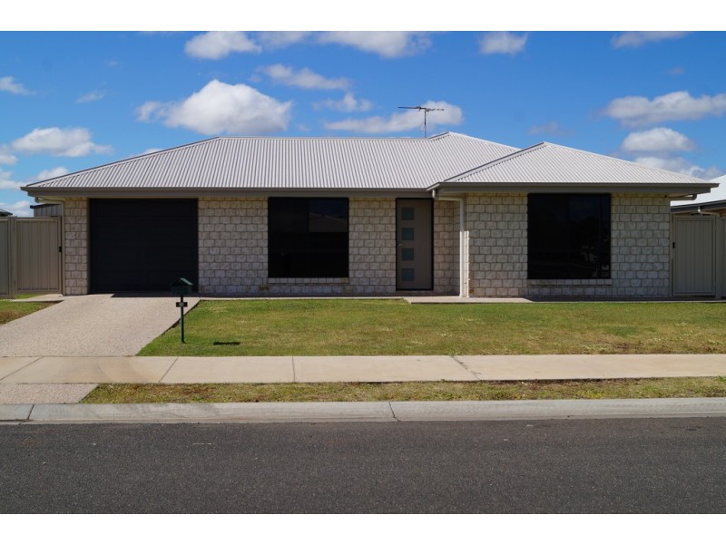 35 Thornton Street, Emerald QLD 4720