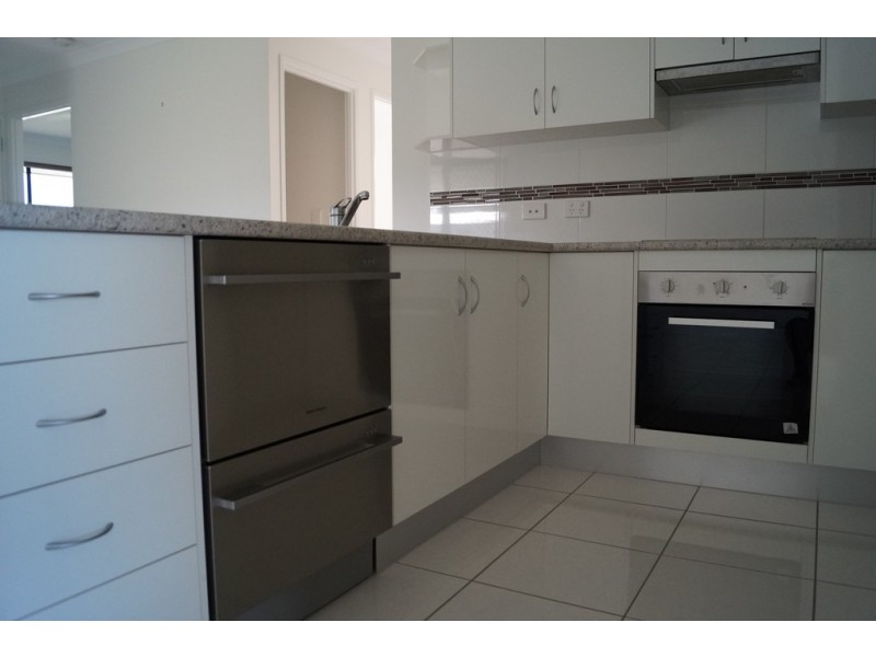 35 Thornton Street, Emerald QLD 4720