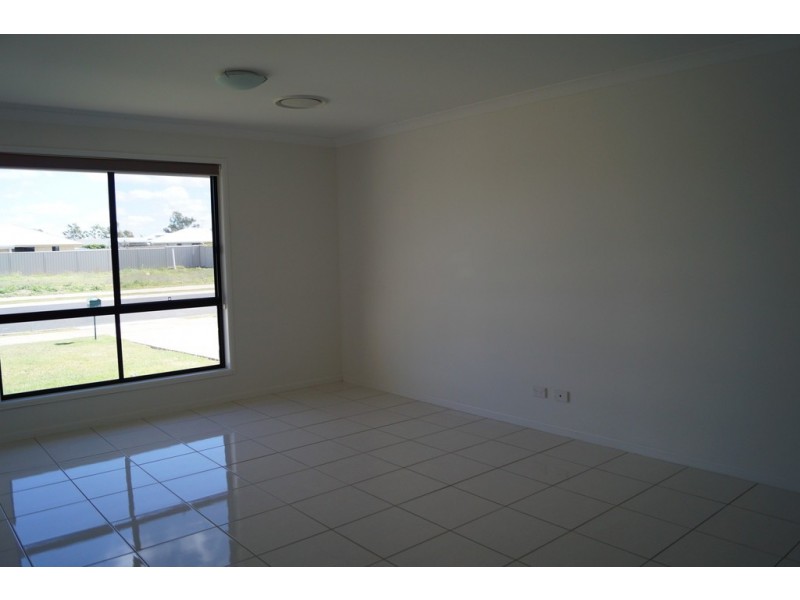 35 Thornton Street, Emerald QLD 4720