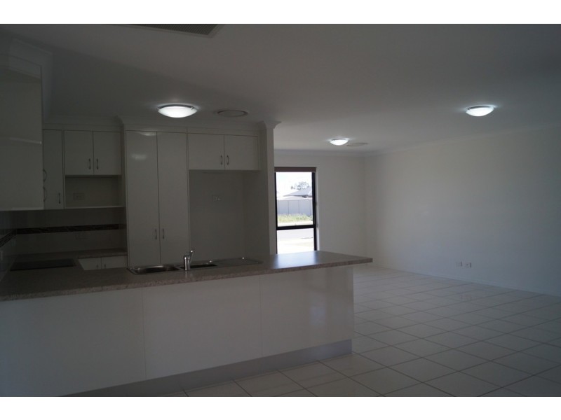 35 Thornton Street, Emerald QLD 4720