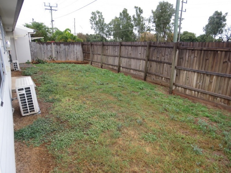 2, 15-17 Roberts St “Willow Rise”, Emerald QLD 4720