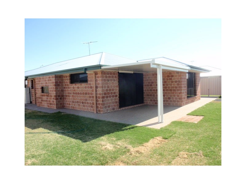 8 Spellman Street, Emerald QLD 4720