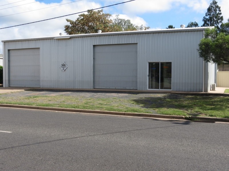 16 Powell Street, Emerald QLD 4720