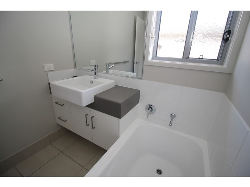 23 Lauren Drive, Emerald QLD 4720