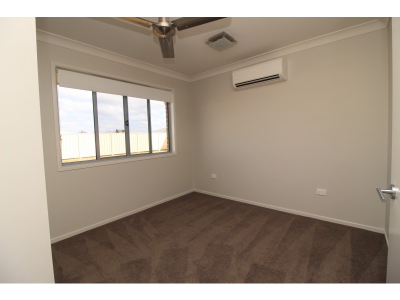 23 Lauren Drive, Emerald QLD 4720