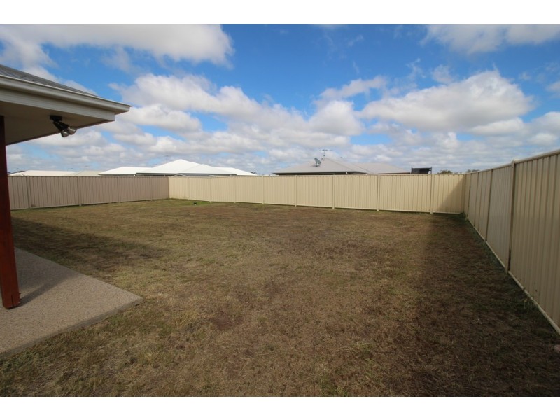 23 Lauren Drive, Emerald QLD 4720