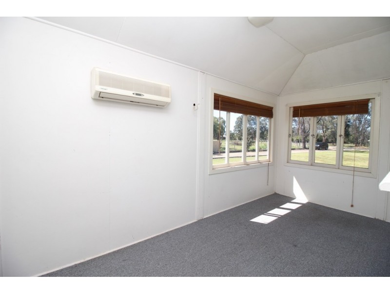 6 Rodeo Drive, Emerald QLD 4720