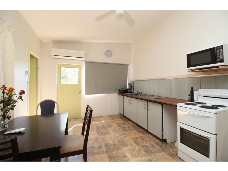 6 Rodeo Drive, Emerald QLD 4720