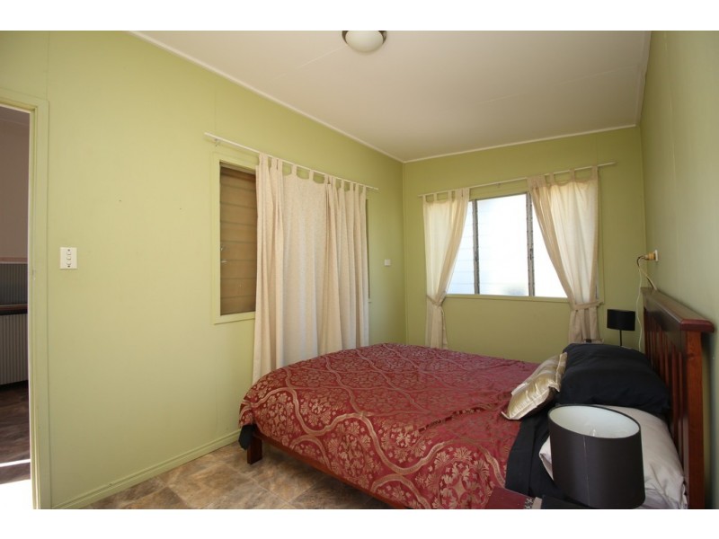 6 Rodeo Drive, Emerald QLD 4720