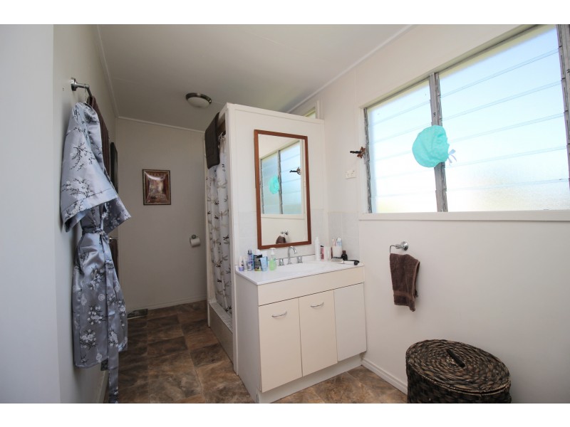 6 Rodeo Drive, Emerald QLD 4720