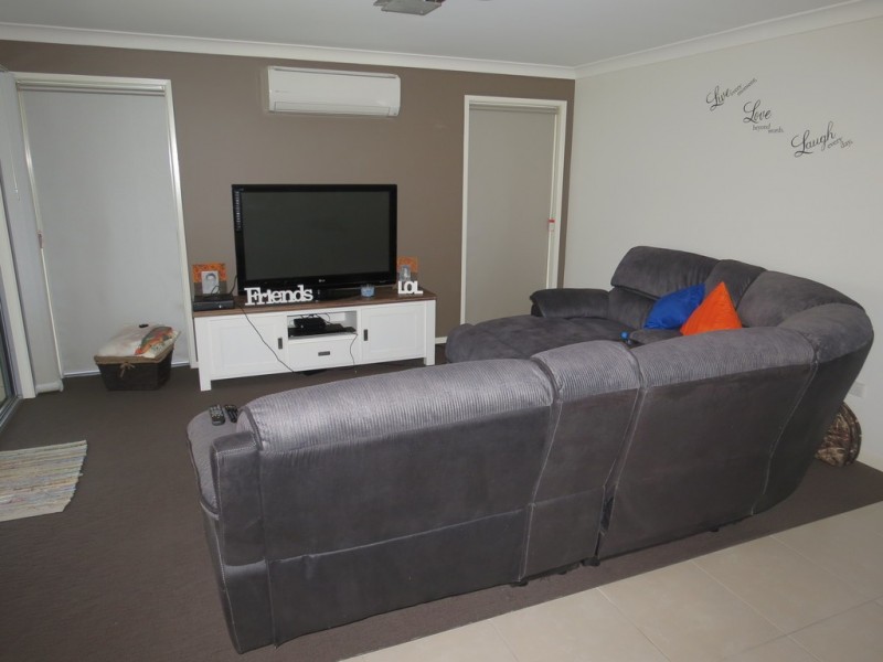 7 Easton Street, Emerald QLD 4720