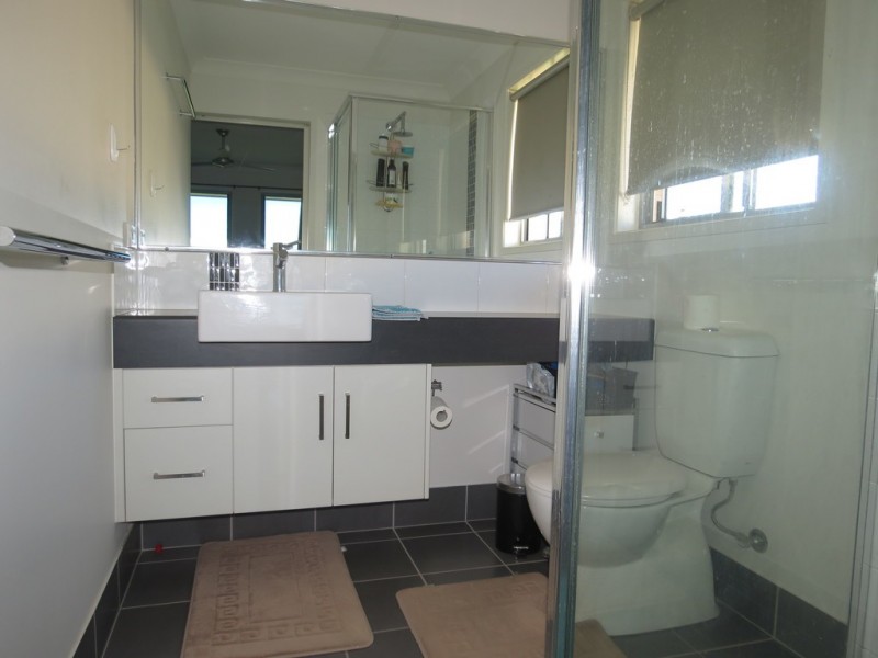 7 Easton Street, Emerald QLD 4720