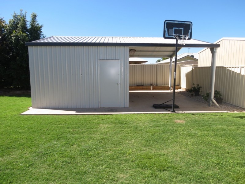 7 Easton Street, Emerald QLD 4720