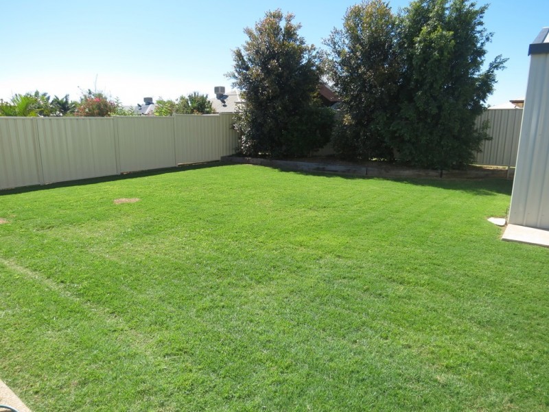 7 Easton Street, Emerald QLD 4720