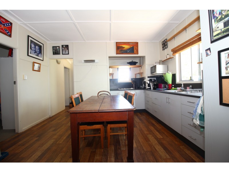 2 Pill Street, Emerald QLD 4720