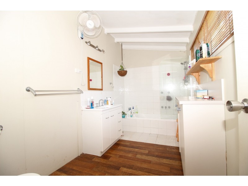 2 Pill Street, Emerald QLD 4720