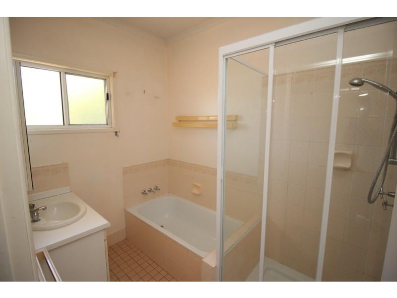 8 Fysh Street, Emerald QLD 4720