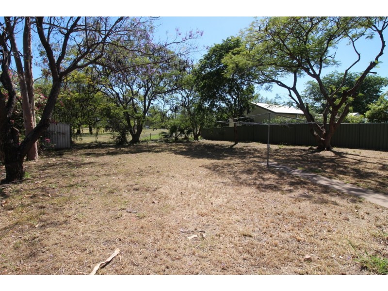 8 Fysh Street, Emerald QLD 4720