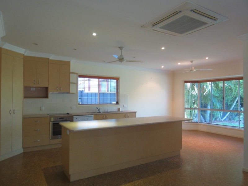 23 Whitchurch Rd, Emerald QLD 4720