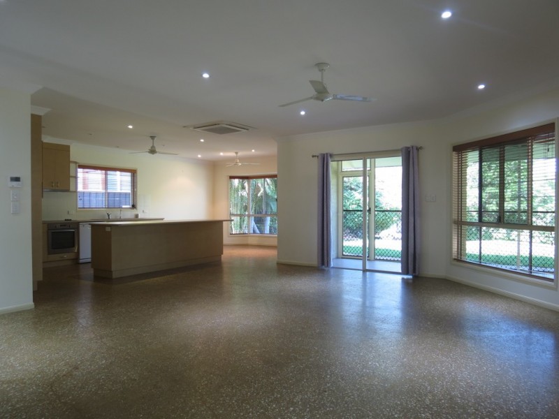 23 Whitchurch Rd, Emerald QLD 4720