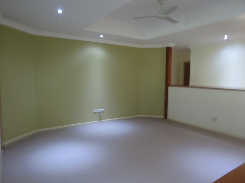 23 Whitchurch Rd, Emerald QLD 4720