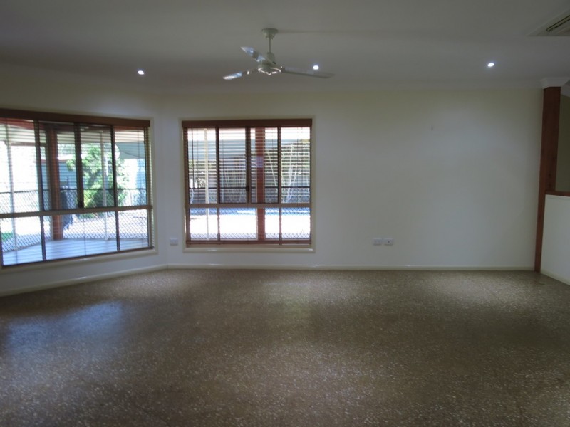 23 Whitchurch Rd, Emerald QLD 4720